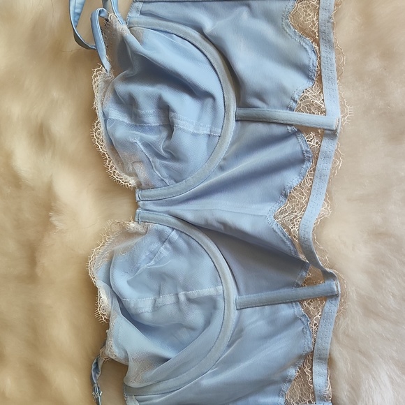 Victoria's Secret Balconet - Picture 5 of 6